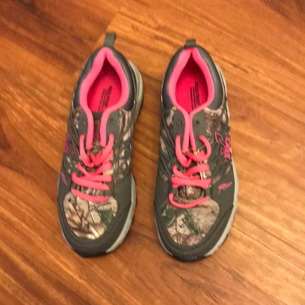 LIKE NEW- RealTree Girl "Miss Bobcat" Camo Sneakers - size 3M